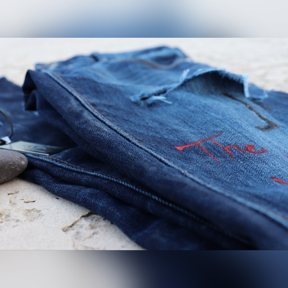 Express Ripped/Graphic Printed Jean Jegging Zelda Slim Fit Size 0 - Picture 3 of 5